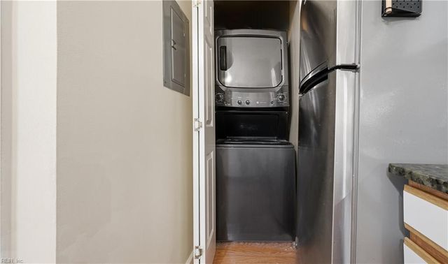 230 College Pl Apt 222, Norfolk, VA 23510