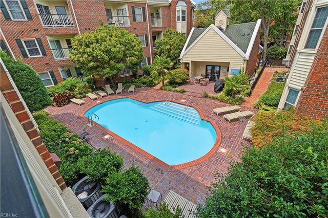 230 College Pl Apt 222, Norfolk, VA 23510
