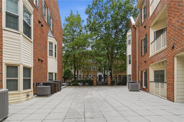 230 College Pl Apt 222, Norfolk, VA 23510