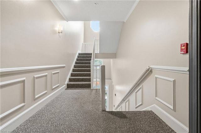 230 College Pl Apt 222, Norfolk, VA 23510