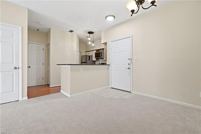 230 College Pl Apt 222, Norfolk, VA 23510