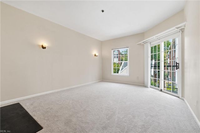 230 College Pl Apt 222, Norfolk, VA 23510
