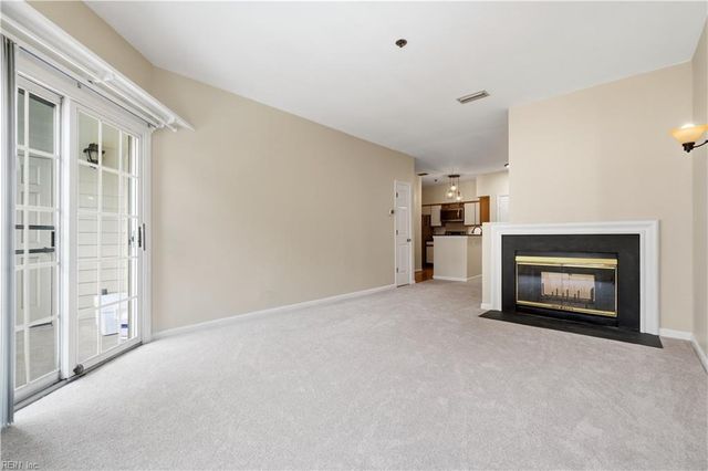230 College Pl Apt 222, Norfolk, VA 23510