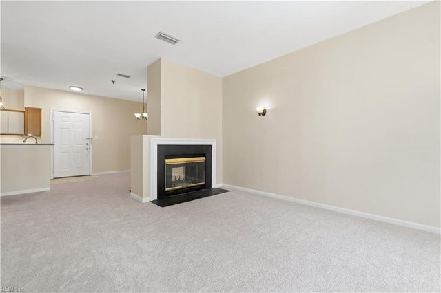 230 College Pl Apt 222, Norfolk, VA 23510