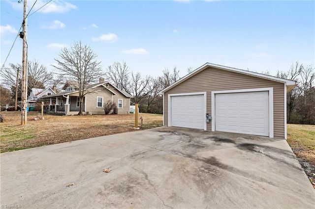 141 W Noell Avenue, Denton, NC 27239