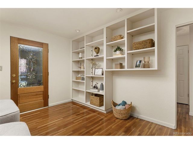 221 Magnolia St, Denver, CO 80220