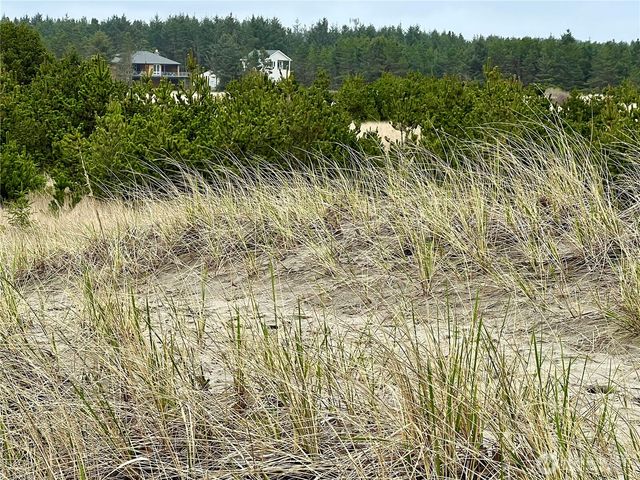 1301 178th Place W, Long Beach, WA 98631