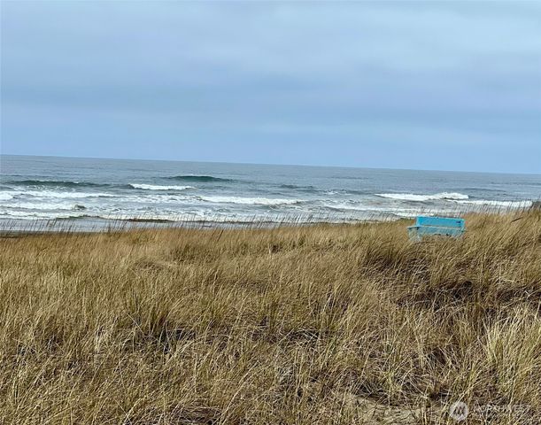 1301 178th Place W, Long Beach, WA 98631