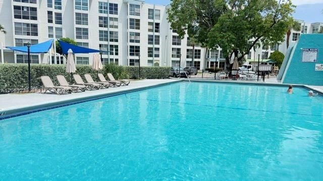 17570 Atlantic Boulevard 105, Sunny Isles Beach, FL 33160