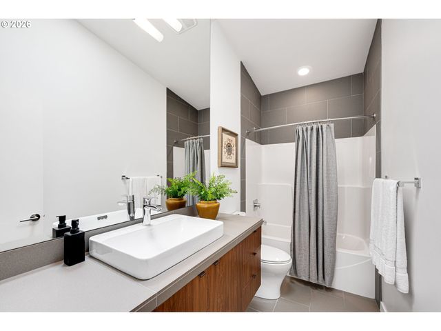 4942 Ne 35TH Ave, Portland, OR 97211