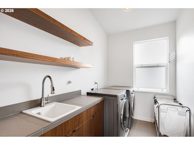 4942 Ne 35TH Ave, Portland, OR 97211