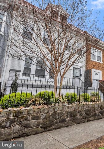 1530 SPRING PL NW, Washington, DC 20010