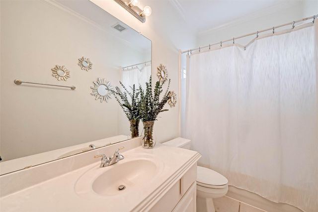 5917 Dolores Street D, Houston, TX 77057