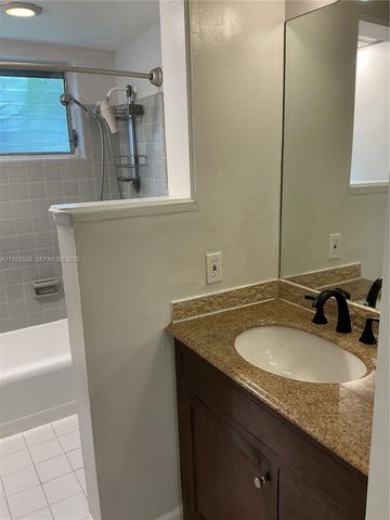 2716 NE 30th Pl 103C, Fort Lauderdale, FL 33306