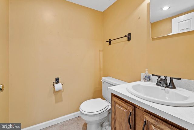 14 GREENWAY CIR, Fairless Hills, PA 19030