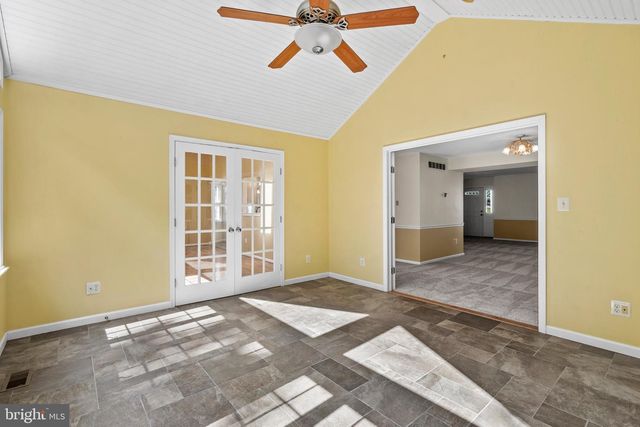 14 GREENWAY CIR, Fairless Hills, PA 19030