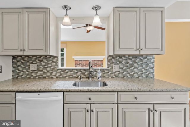 14 GREENWAY CIR, Fairless Hills, PA 19030
