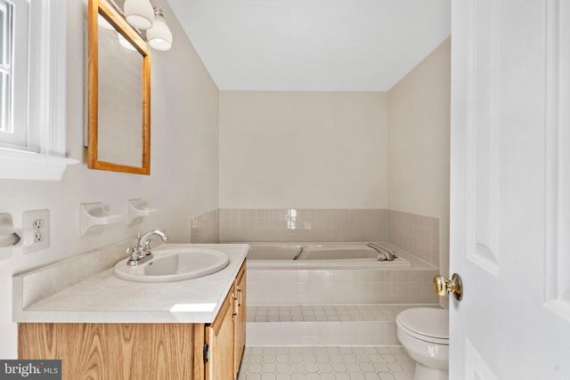 14 GREENWAY CIR, Fairless Hills, PA 19030
