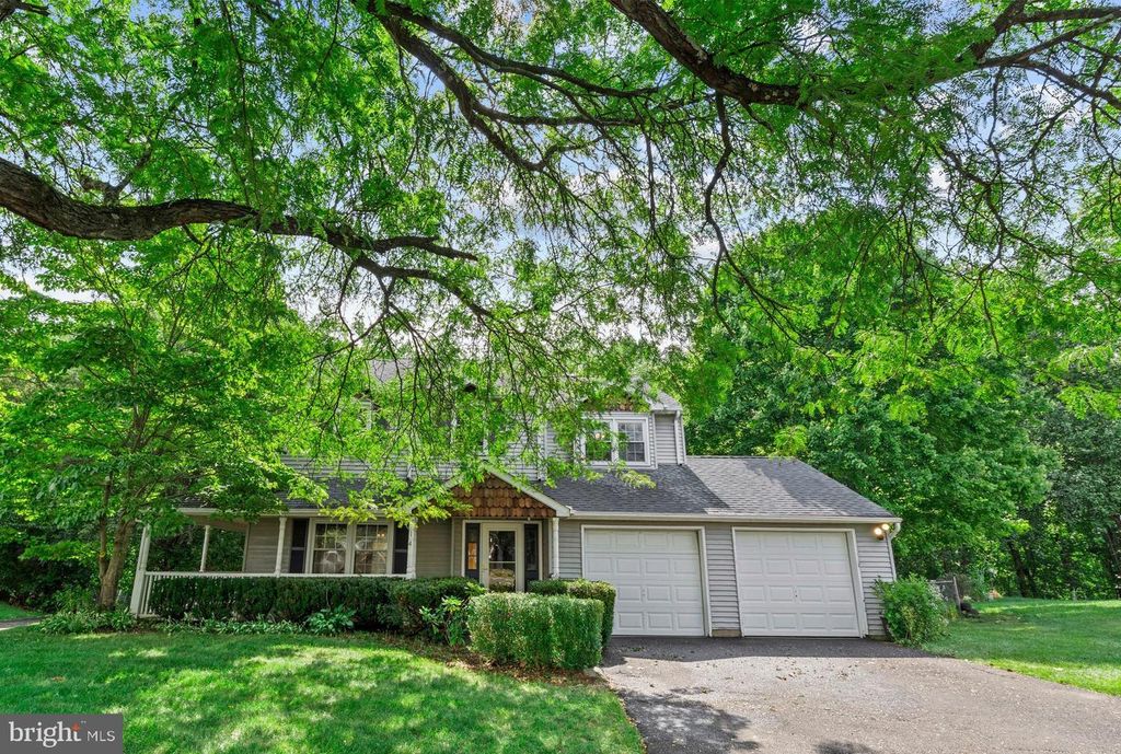 14 GREENWAY CIR, Fairless Hills, PA 19030