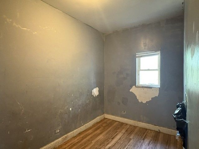 8711 S Exchange Avenue, Chicago, IL 60617