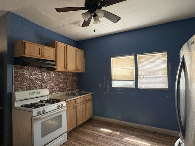 8711 S Exchange Avenue, Chicago, IL 60617