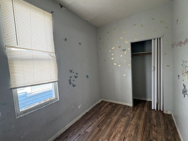 8711 S Exchange Avenue, Chicago, IL 60617