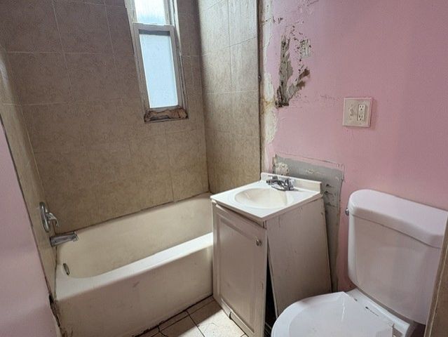 8711 S Exchange Avenue, Chicago, IL 60617