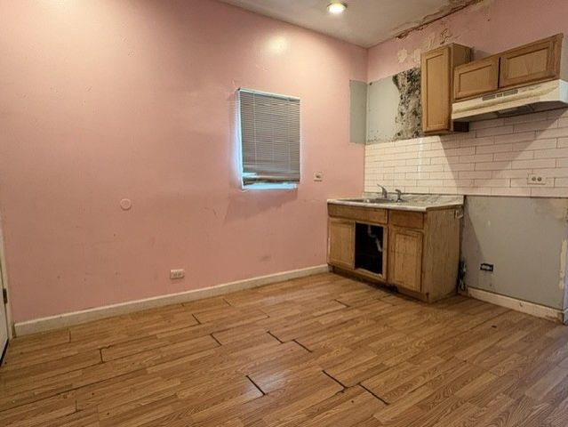 8711 S Exchange Avenue, Chicago, IL 60617