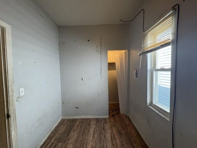 8711 S Exchange Avenue, Chicago, IL 60617