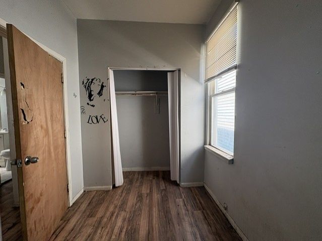 8711 S Exchange Avenue, Chicago, IL 60617