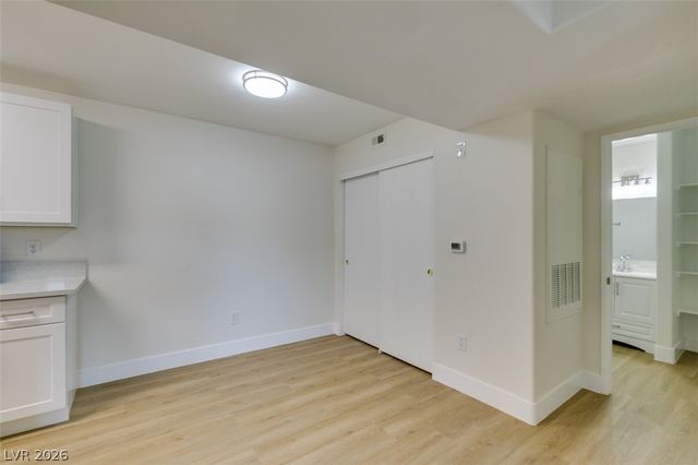 7885 West Flamingo Road 1130, Las Vegas, NV 89147
