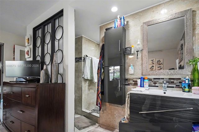 13574 SW 49th Ln, Miami, FL 33175