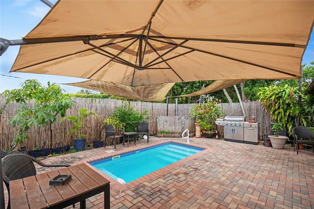 13574 SW 49th Ln, Miami, FL 33175