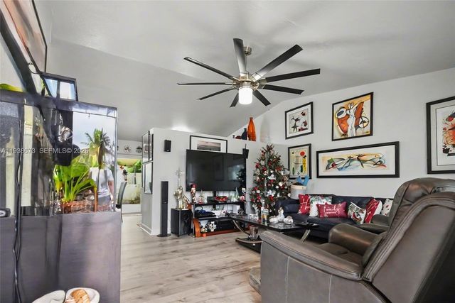 13574 SW 49th Ln, Miami, FL 33175