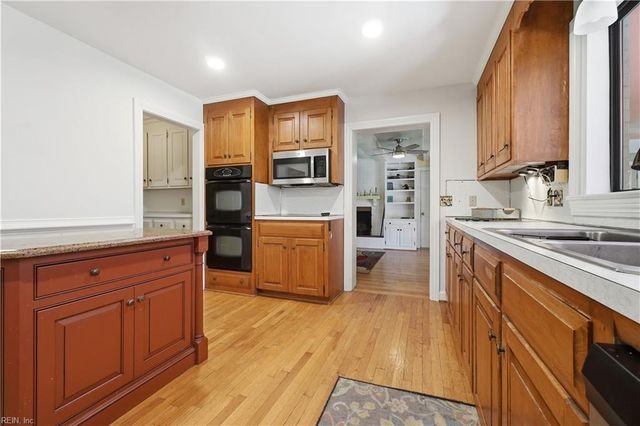 15402 New Towne Haven LN, Carrollton, VA 23314