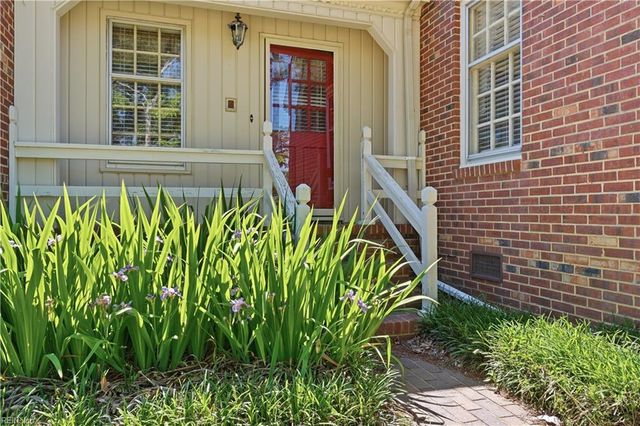 15402 New Towne Haven LN, Carrollton, VA 23314