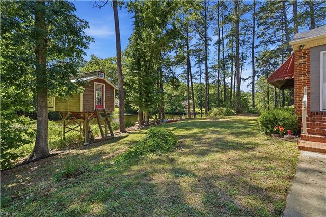 15402 New Towne Haven LN, Carrollton, VA 23314