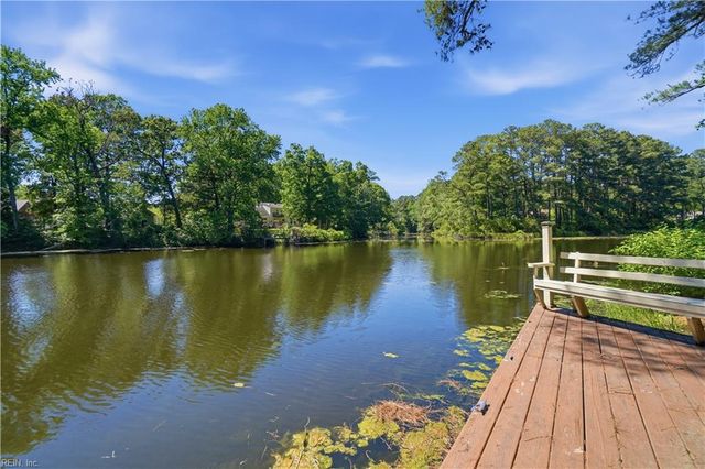 15402 New Towne Haven LN, Carrollton, VA 23314