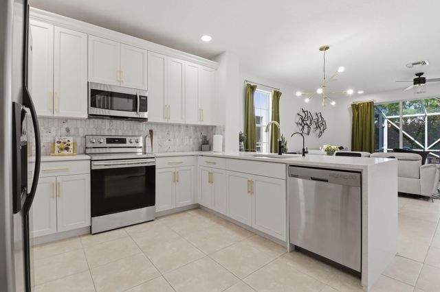 9069 Tremezzo Lane, Boynton Beach, FL 33472