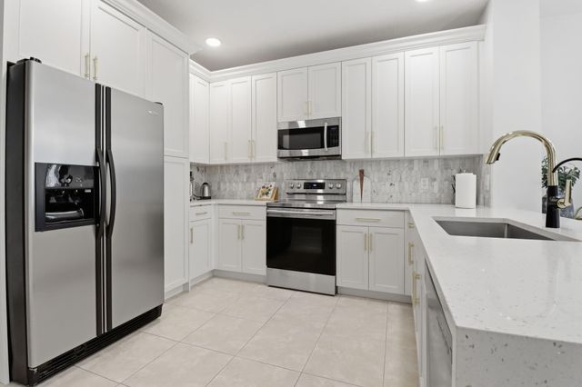 9069 Tremezzo Lane, Boynton Beach, FL 33472