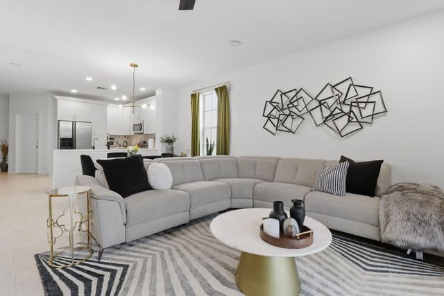 9069 Tremezzo Lane, Boynton Beach, FL 33472