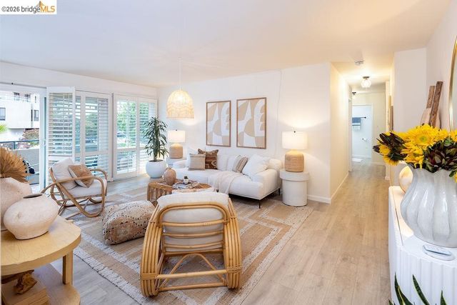 2029 Otis Dr P, Alameda, CA 94501