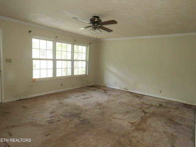 315 Dell Rd, Maryville, TN 37804