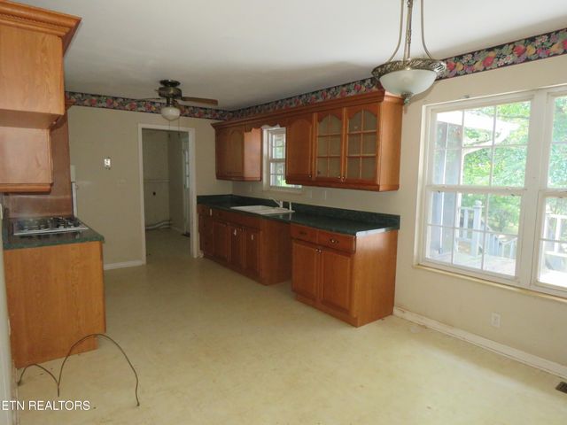 315 Dell Rd, Maryville, TN 37804