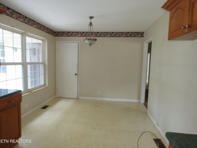 315 Dell Rd, Maryville, TN 37804