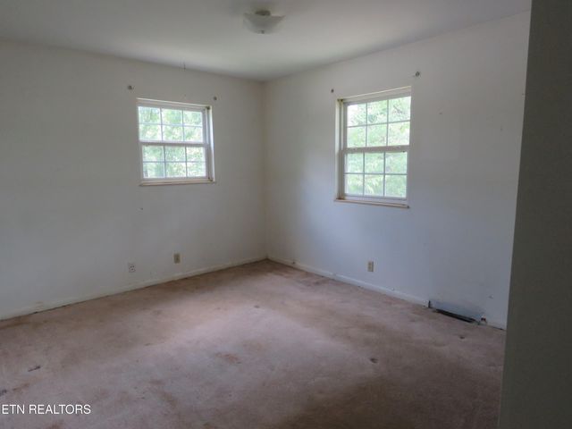 315 Dell Rd, Maryville, TN 37804