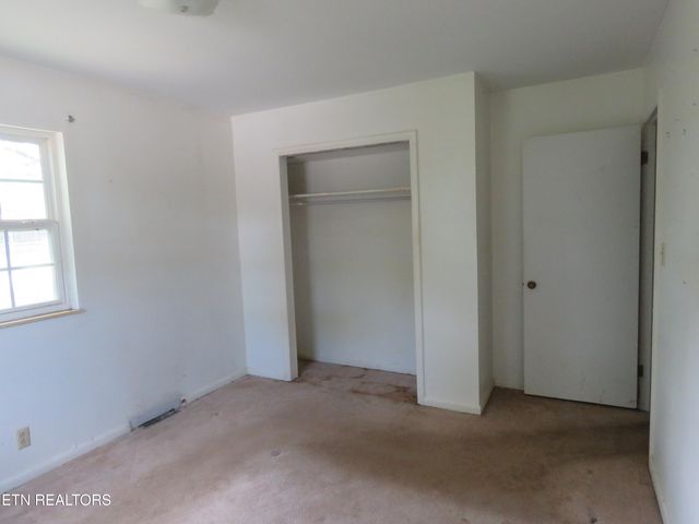 315 Dell Rd, Maryville, TN 37804