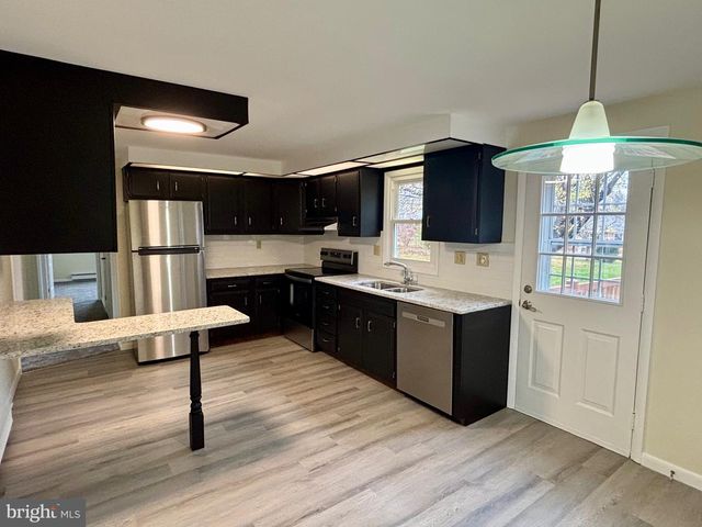 19 HEMLOCK DRIVE, Mechanicsburg, PA 17055