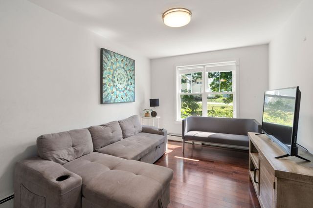 299-301 Bacon St, Natick, MA 01760