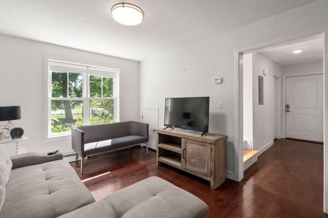 299-301 Bacon St, Natick, MA 01760